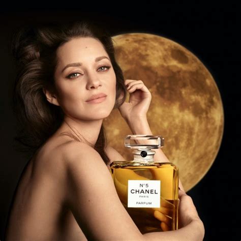 marion cotillard defile chanel|marion cotillard chanel no 5.